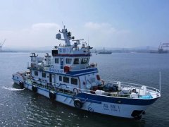 智能科研试验船“海豚1”近日在山东蓬莱港首航